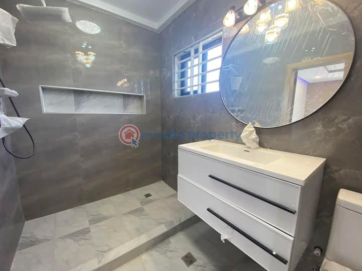 4 bedroom House For Sale Block Factory Comm 18 Spintex Accra - 4