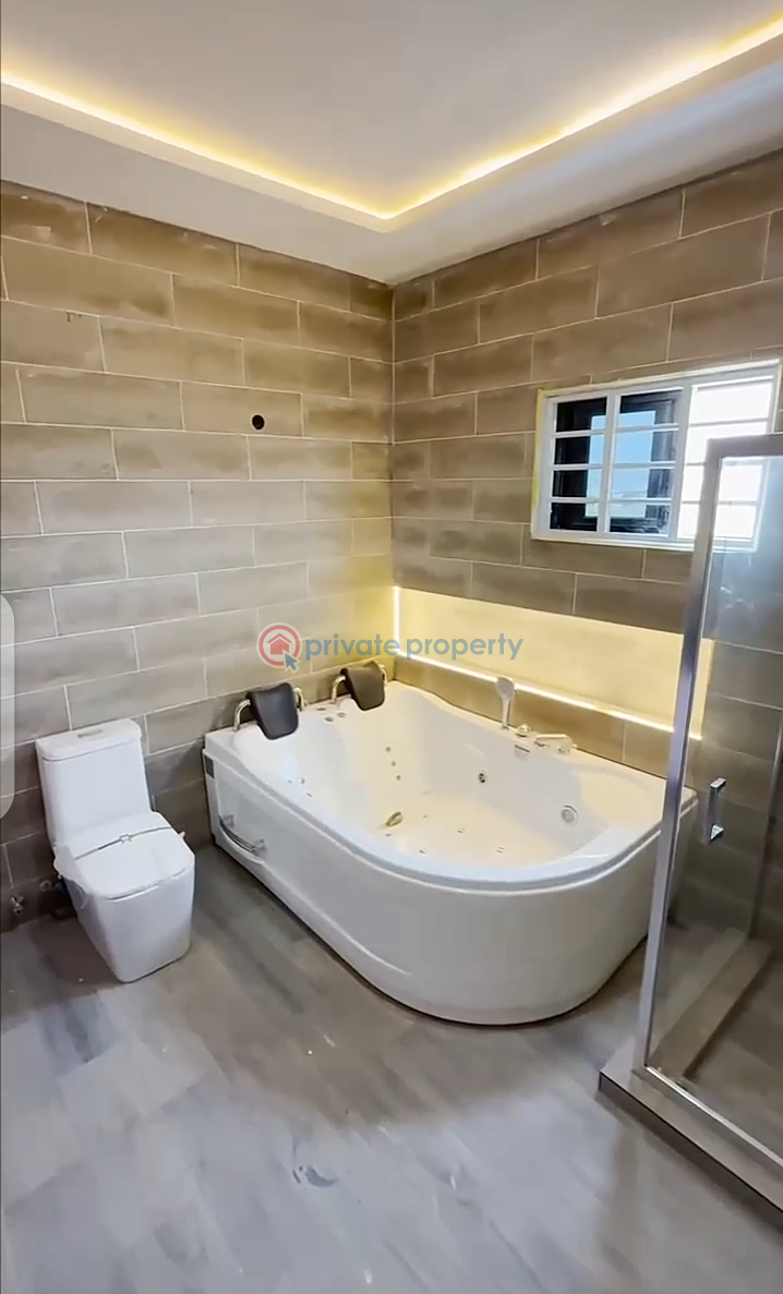 4 bedroom House For Sale Community 14 Lashibi Accra - 3