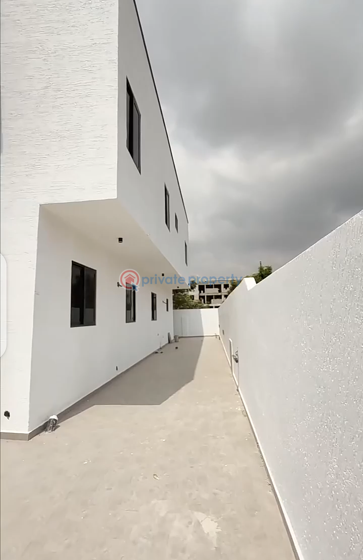 4 bedroom House For Sale Community 14 Lashibi Accra - 22
