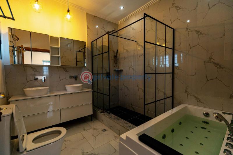 4 bedroom House For Sale Sakumono Community 14 Tema West Municipal District Accra - 8