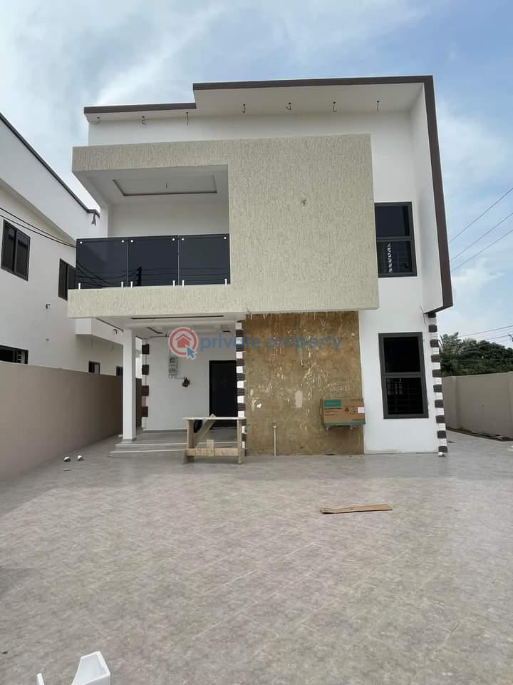 4 bedroom House For Sale Sakumono Tema West Municipal District Accra - 9