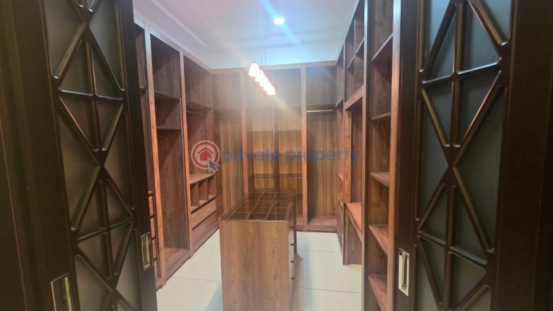 5 bedroom House For Sale East Airport Accra Metropolitan  - 12