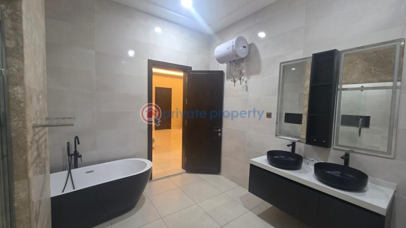 5 bedroom House For Sale East Airport Accra Metropolitan  - 11