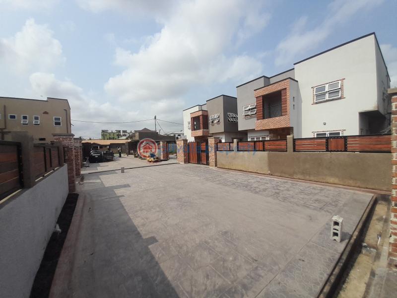 4 bedroom House For Sale Adjirigannor Near The Galaxy School Annex Accra Metropolitan  - 14