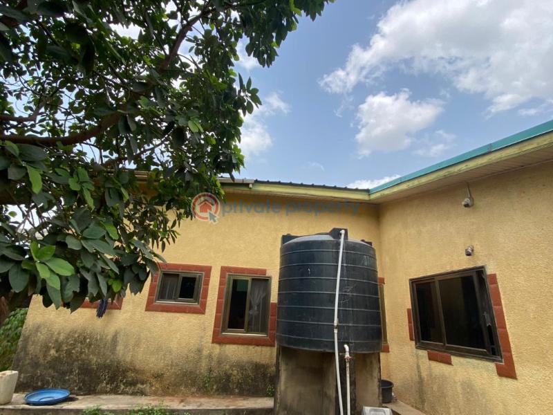 4 bedroom House For Sale Doboro. Behind Blueskies Suhum/Kraboa/Coaltar Eastern Region - 9