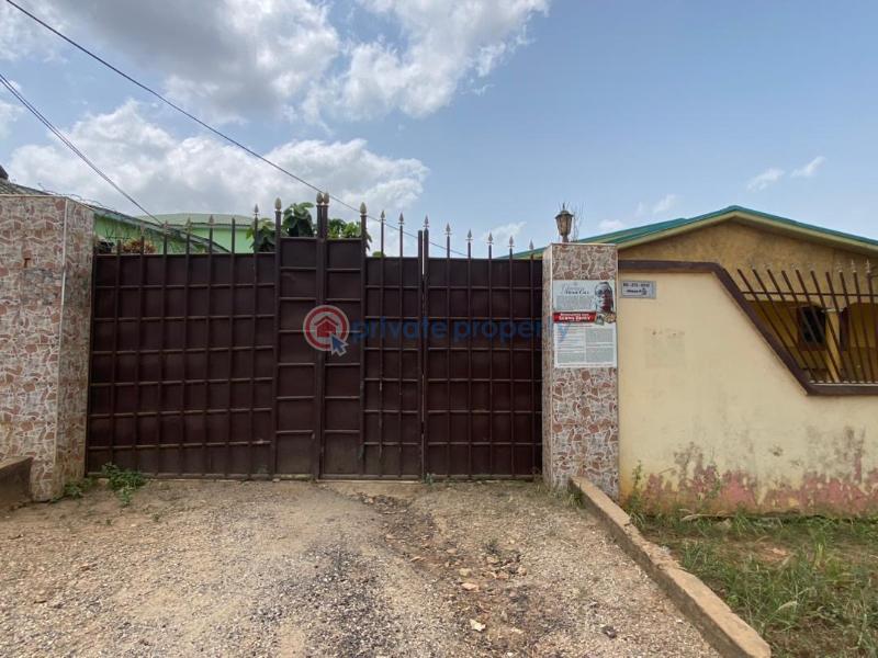 4 bedroom House For Sale Doboro. Behind Blueskies Suhum/Kraboa/Coaltar Eastern Region - 4