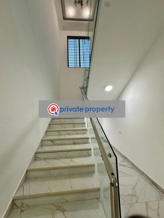 4 bedroom House For Sale &nbsp;school Junction (adjiringanor) Ashaley Botwe Adenta Municipal Accra - 10