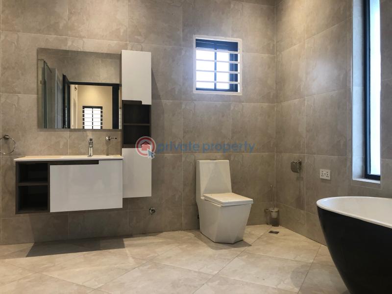 4 bedroom Detached Duplex For Sale Lakeside Estates. Adenta Municipal Accra - 5