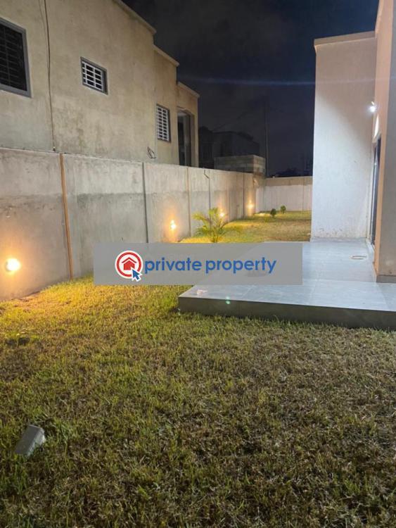 4 bedroom House For Sale &nbsp;atomic Road Dome Ga East Municipal Accra - 1