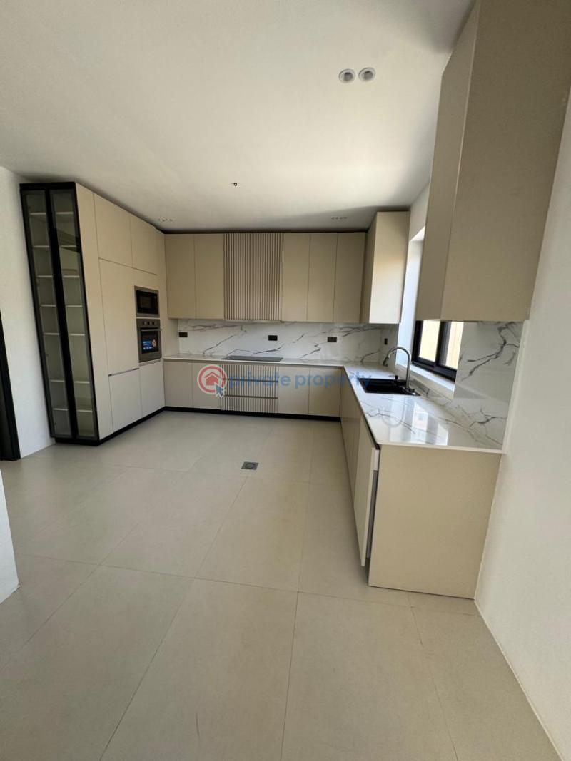4 bedroom House For Rent Airport West Airport Residential Area Accra - 2