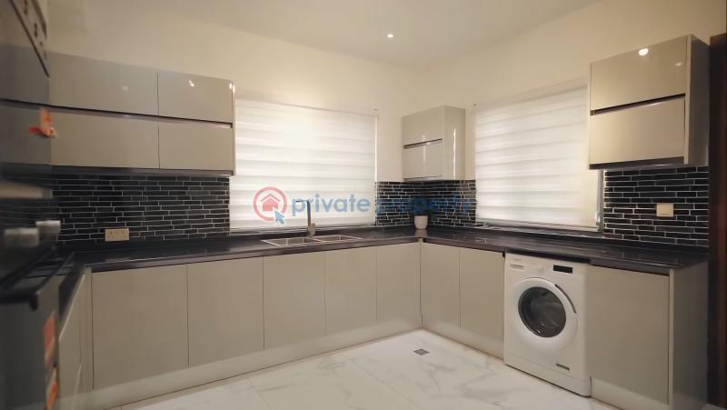 4 bedroom House For Sale Sakumono Lashibi Accra - 6