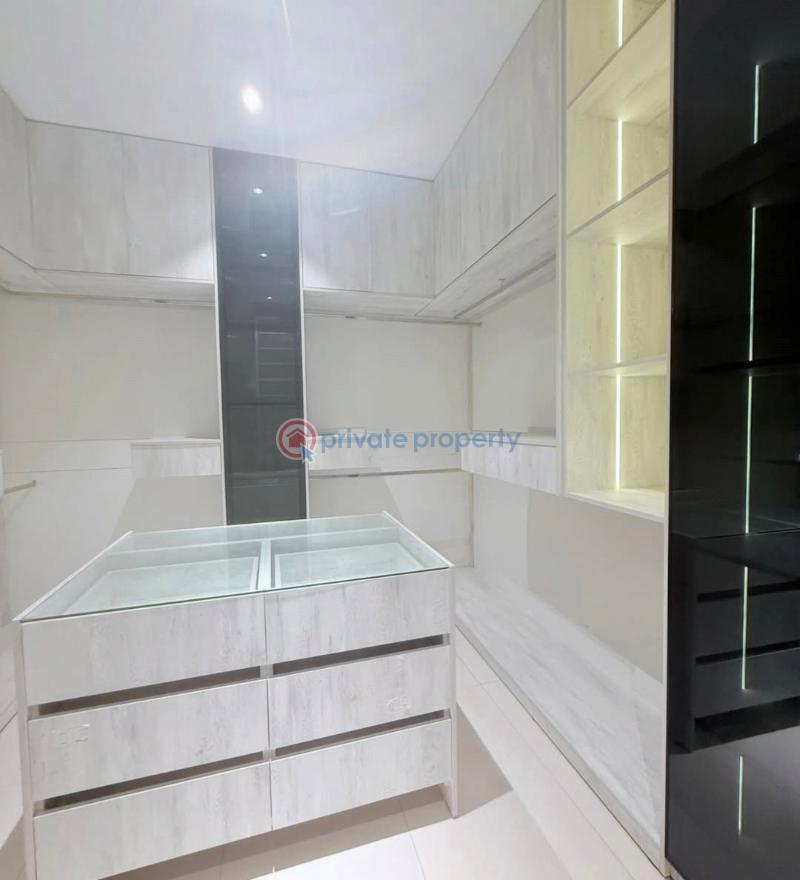 4 bedroom House For Sale Comm 18 Spintex Accra - 8