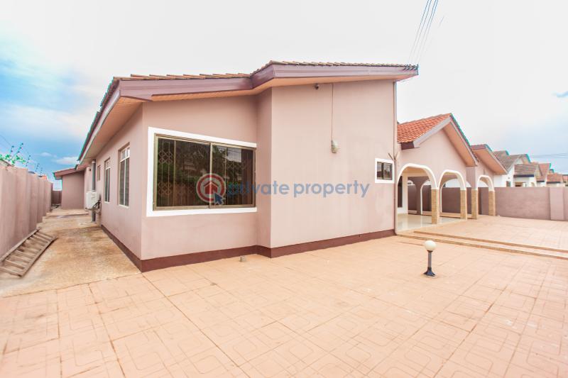 4 bedroom House For Sale Afienya Tema Accra - 4
