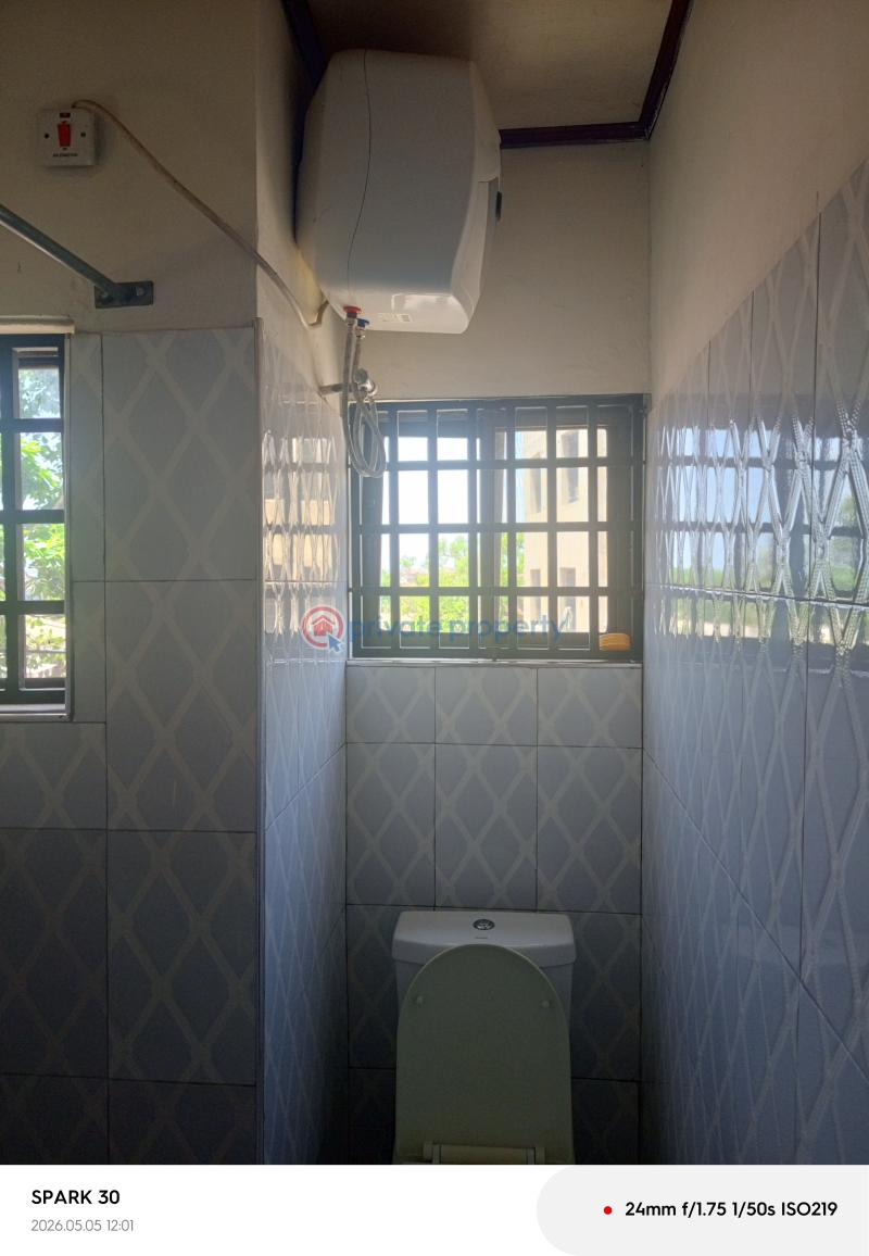 4 bedroom Apartment For Rent The Browns Realtor , Labadi ,liberty School, Negotiable. La Dade Kotopon Municipal Accra - 2