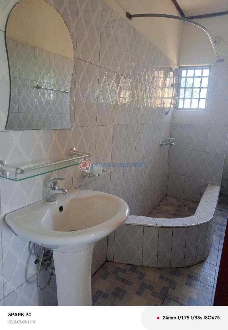 4 bedroom Apartment For Rent The Browns Realtor , Labadi ,liberty School, Negotiable. La Dade Kotopon Municipal Accra - 4
