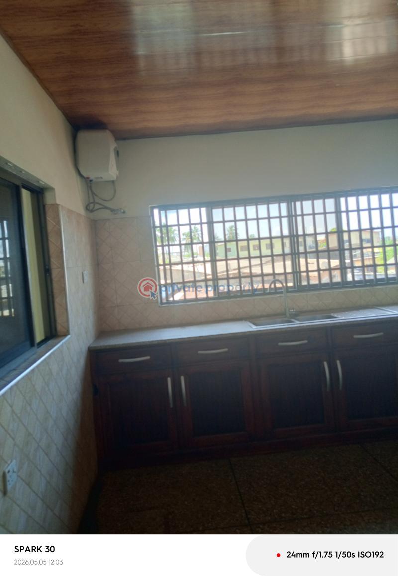 4 bedroom Apartment For Rent The Browns Realtor , Labadi ,liberty School, Negotiable. La Dade Kotopon Municipal Accra - 15
