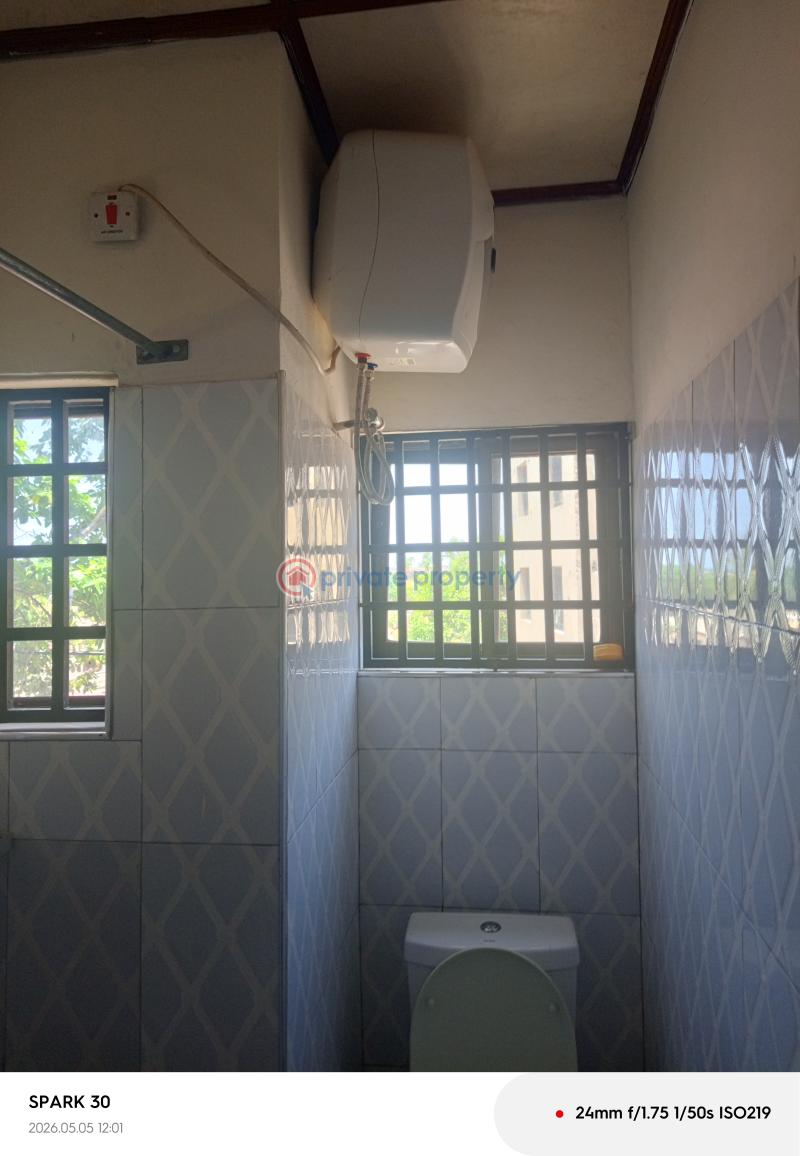 4 bedroom Apartment For Rent The Browns Realtor , Labadi ,liberty School, Negotiable. La Dade Kotopon Municipal Accra - 3