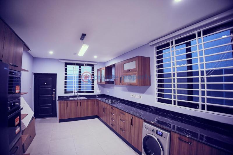 4 bedroom Detached Duplex For Sale East Airport Before Tse Addo Roundabout Tse Addo Roundabout Accra - 14