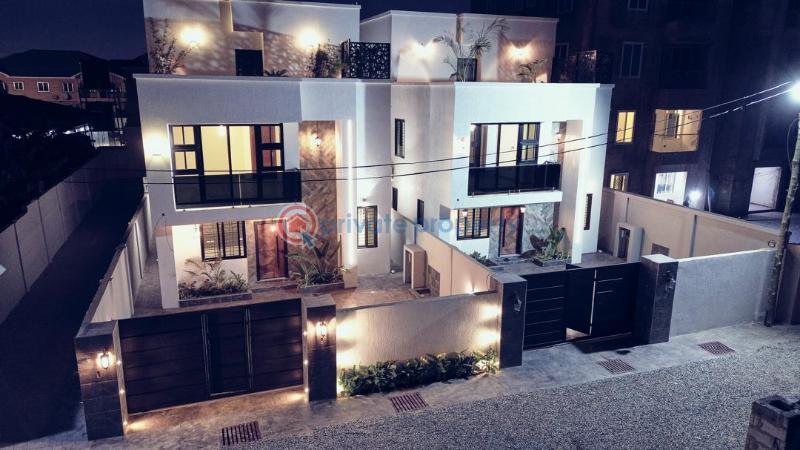 4 bedroom Detached Duplex For Sale East Airport Before Tse Addo Roundabout Tse Addo Roundabout Accra - 12