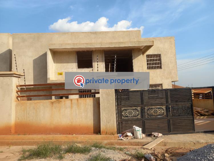 4 bedroom House For Sale &nbsp;sokoban Near Ahodwo Daban. Kumasi Metropolitan Ashanti - 2