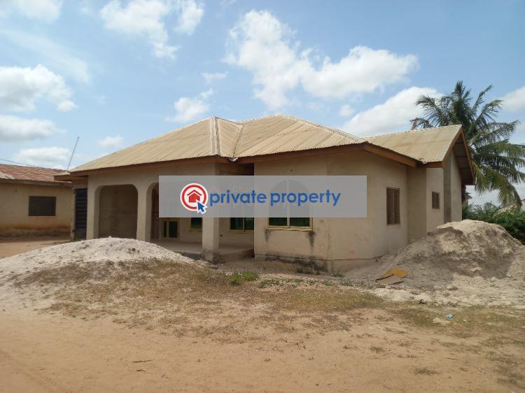 4 bedroom House For Sale &nbsp;danase ( Near Kodie Adumanu) Kumasi Metropolitan Ashanti - 2