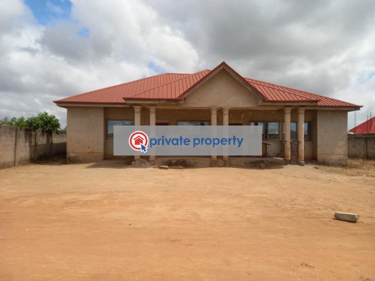 4 bedroom House For Sale &nbsp;sokoban Asaago On Ahodwo Daban Road. Kumasi Metropolitan Ashanti - 3