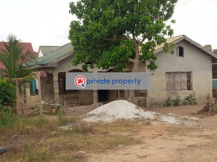 4 bedroom House For Sale &nbsp;saaman Near Kenyasi Bosore. Kumasi Metropolitan Ashanti - 1