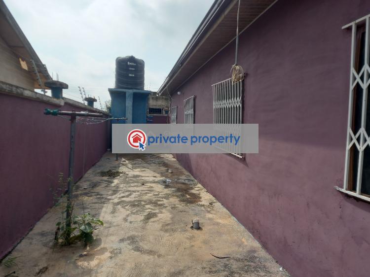 4 bedroom House For Sale &nbsp;nwamase After Kenyasi Abrem. Kumasi Metropolitan Ashanti - 3