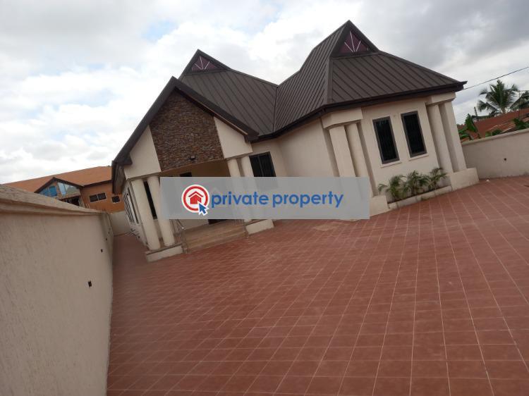 4 bedroom House For Sale &nbsp;ahenema Kokoben After Santasi. Kumasi Metropolitan Ashanti - 2