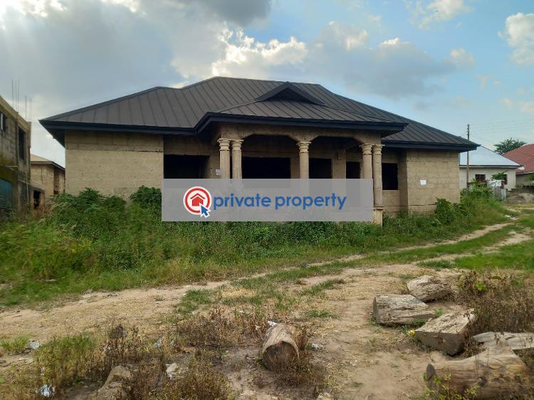 4 bedroom House For Sale &nbsp;bosore After Kenyasi. Kumasi Metropolitan Ashanti - 1