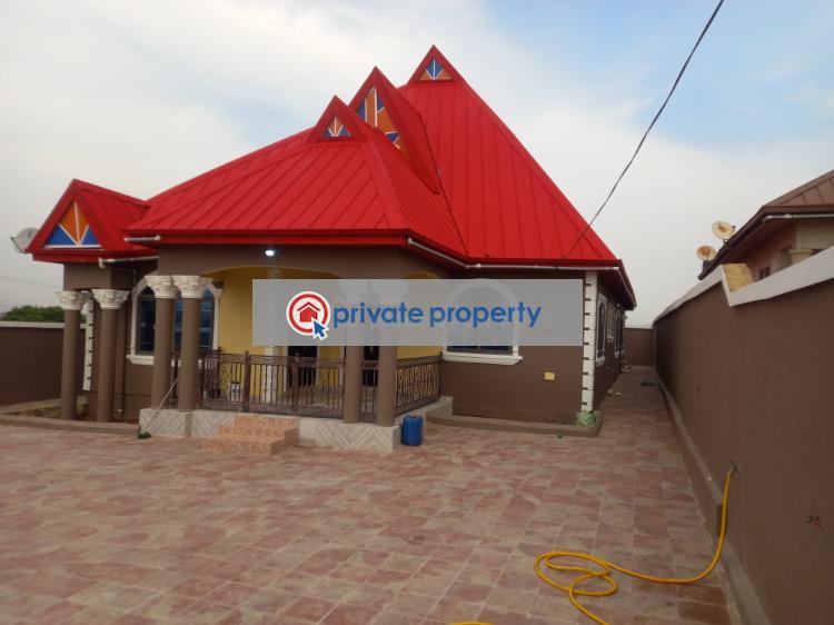 4 bedroom House For Sale &nbsp;atimatim Essen, Near Pankrono Meduma. Kumasi Metropolitan Ashanti - 1