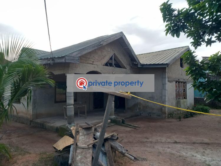 4 bedroom House For Sale &nbsp;saaman After Kenyasi Bosore. Kumasi Metropolitan Ashanti - 1
