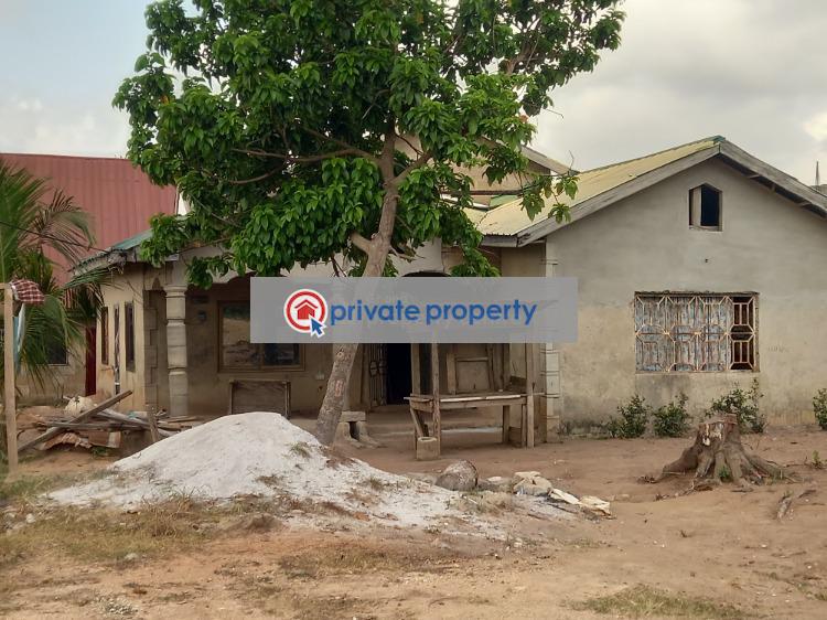4 bedroom House For Sale &nbsp;saaman Near Kenyasi Bosore. Kumasi Metropolitan Ashanti - 3