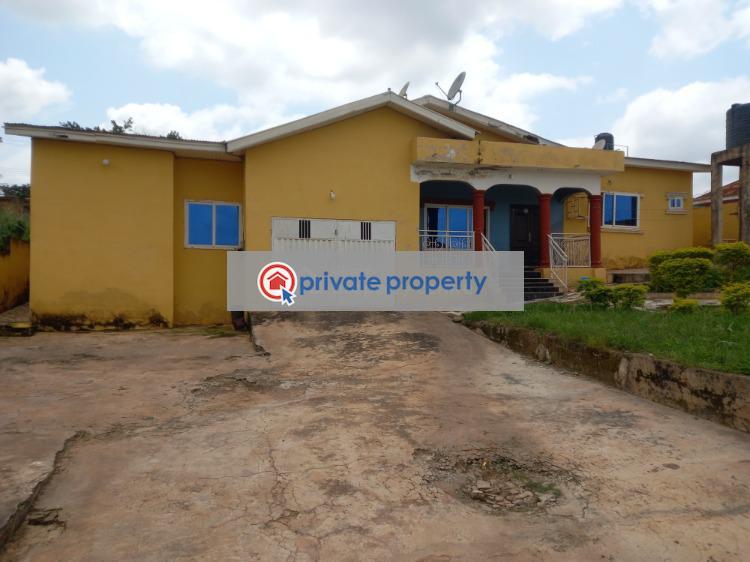 3 bedroom House For Sale &nbsp;sokoban Apaaso On Ahodwo Daban Road. Kumasi Metropolitan Ashanti - 5