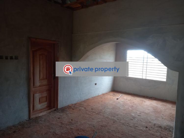 4 bedroom House For Sale &nbsp;bebu on Santasi Road. Kumasi Metropolitan Ashanti - 6