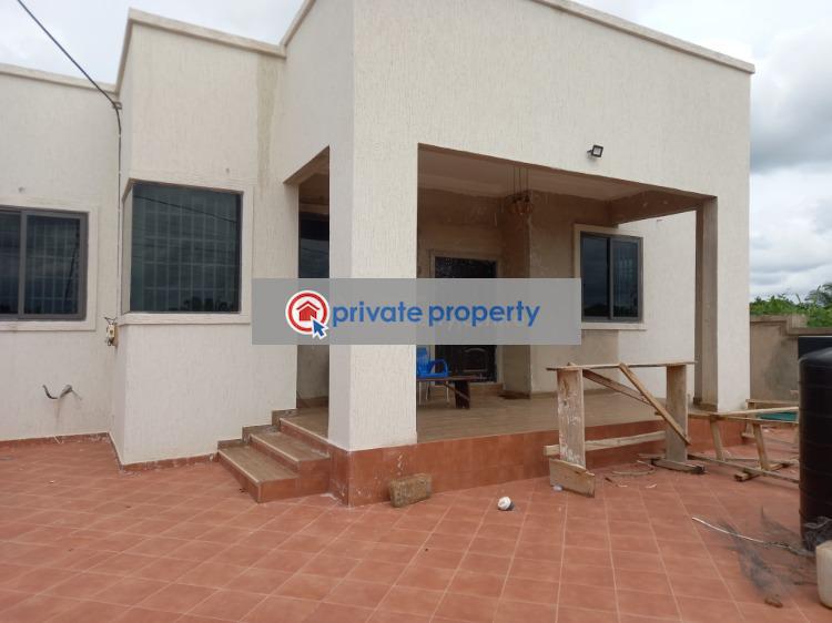4 bedroom House For Sale &nbsp;sokoban Aboabo On Ahodwo Daaban Road. Kumasi Metropolitan Ashanti - 3