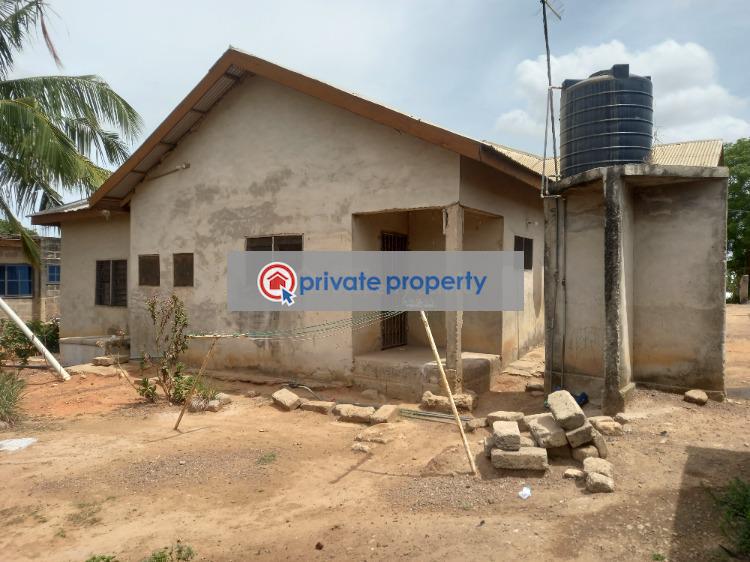 4 bedroom House For Sale &nbsp;danase ( Near Kodie Adumanu) Kumasi Metropolitan Ashanti - 4