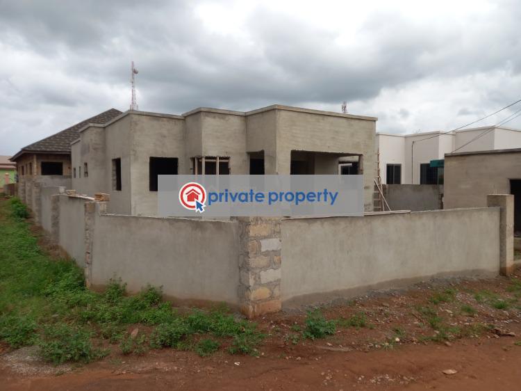 4 bedroom House For Sale &nbsp;sokoban Aboabo On Ahodwo Daban Road. Kumasi Metropolitan Ashanti - 4