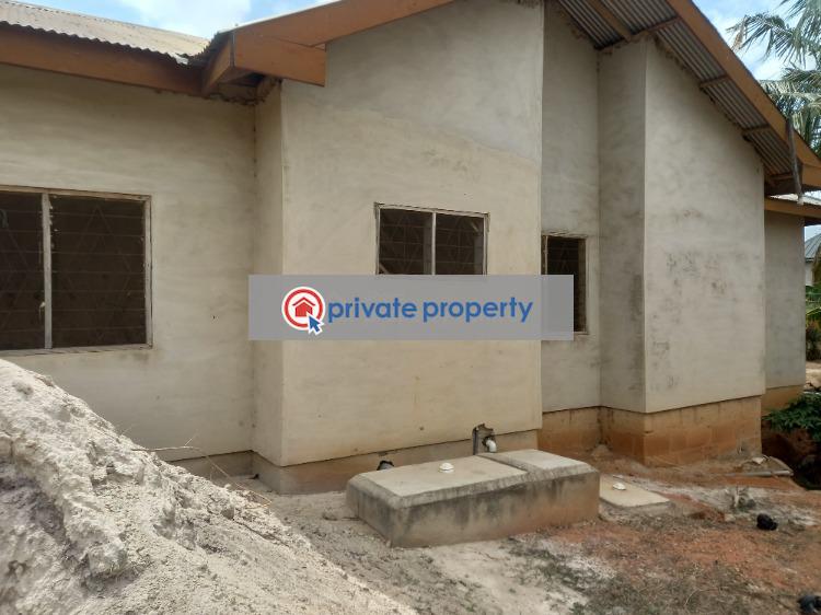 4 bedroom House For Sale &nbsp;danase ( Near Kodie Adumanu) Kumasi Metropolitan Ashanti - 5