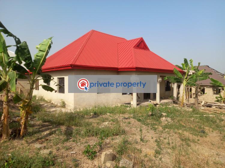 4 bedroom House For Sale &nbsp;adesina ( Near Antoa Shs). Kwabre Ashanti - 1