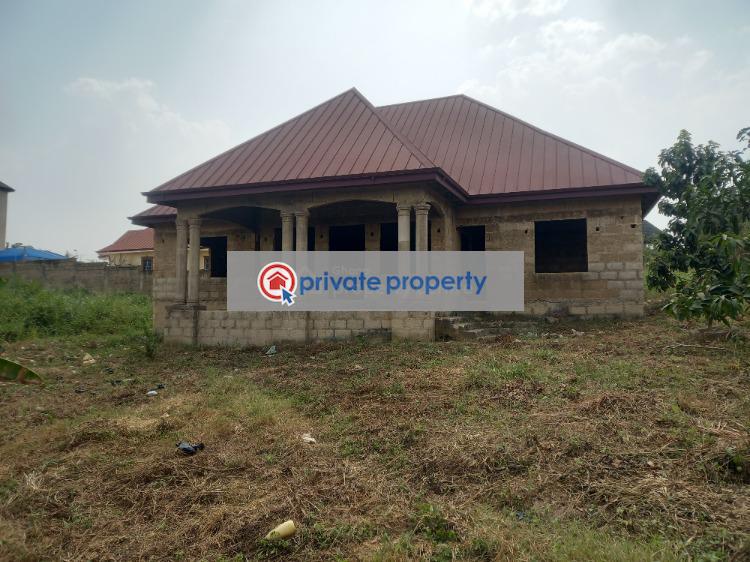 4 bedroom House For Sale &nbsp;aboabo Kese On Ahodwo Sokoban Road. Kumasi Metropolitan Ashanti - 1