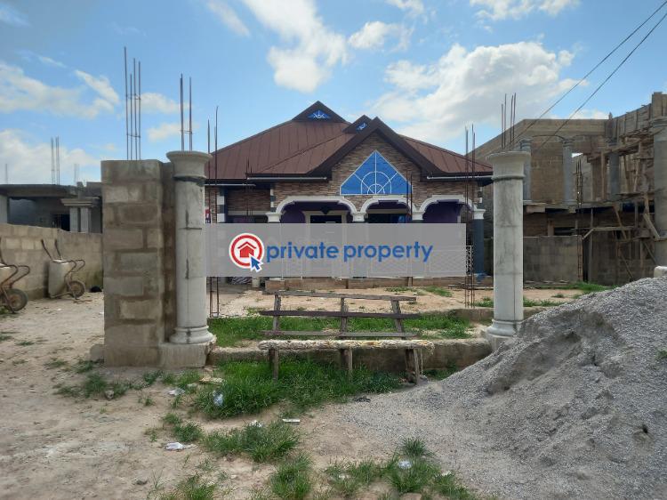 4 bedroom House For Sale &nbsp;saaman After Kenyasi Bosore. Kumasi Metropolitan Ashanti - 4