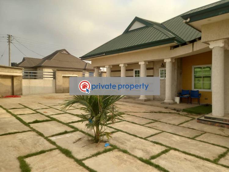 4 bedroom House For Sale &nbsp;antoa New Site On Buokrom Kenyasi Road. Kumasi Metropolitan Ashanti - 4