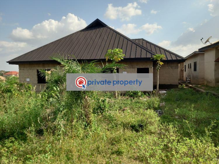4 bedroom House For Sale &nbsp;bosore After Kenyasi. Kumasi Metropolitan Ashanti - 4
