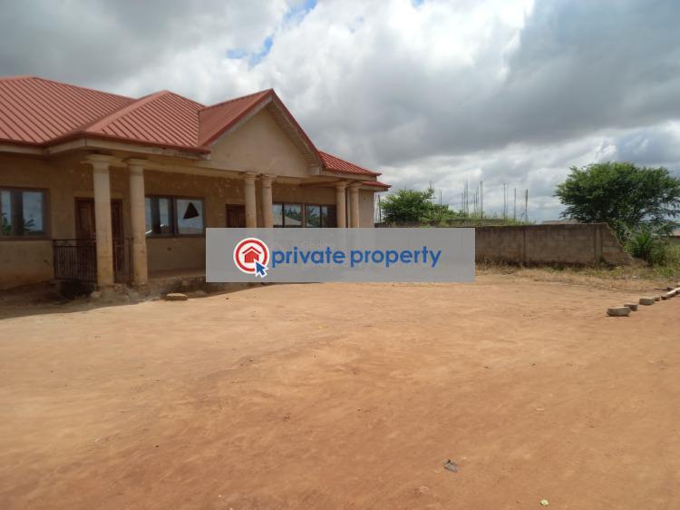 4 bedroom House For Sale &nbsp;sokoban Asaago On Ahodwo Daban Road. Kumasi Metropolitan Ashanti - 5