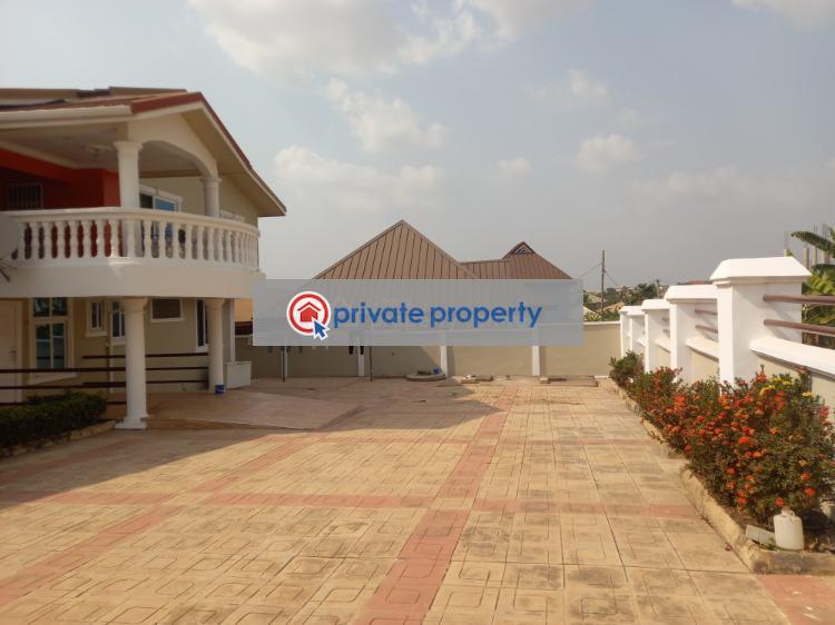 4 bedroom House For Sale &nbsp;kromoase On Kwadaso Agric Road. Kumasi Metropolitan Ashanti - 3
