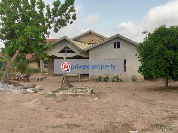 4 bedroom House For Sale &nbsp;saaman Near Kenyasi Bosore. Kumasi Metropolitan Ashanti - 4