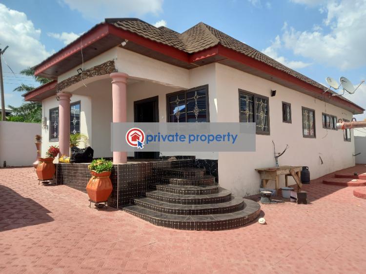 4 bedroom House For Sale &nbsp;kotei ( Nahinso), Near Knust Near Atonsu. Kumasi Metropolitan Ashanti - 0