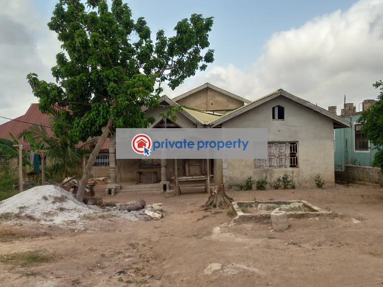 4 bedroom House For Sale &nbsp;saaman Near Kenyasi Bosore. Kumasi Metropolitan Ashanti - 6