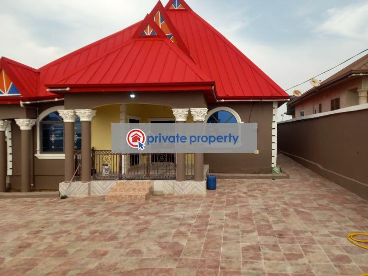 4 bedroom House For Sale &nbsp;atimatim Essen, Near Pankrono Meduma. Kumasi Metropolitan Ashanti - 3